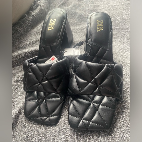 NWT- Zara wide heeled quilted sandals - Picture 4 of 4